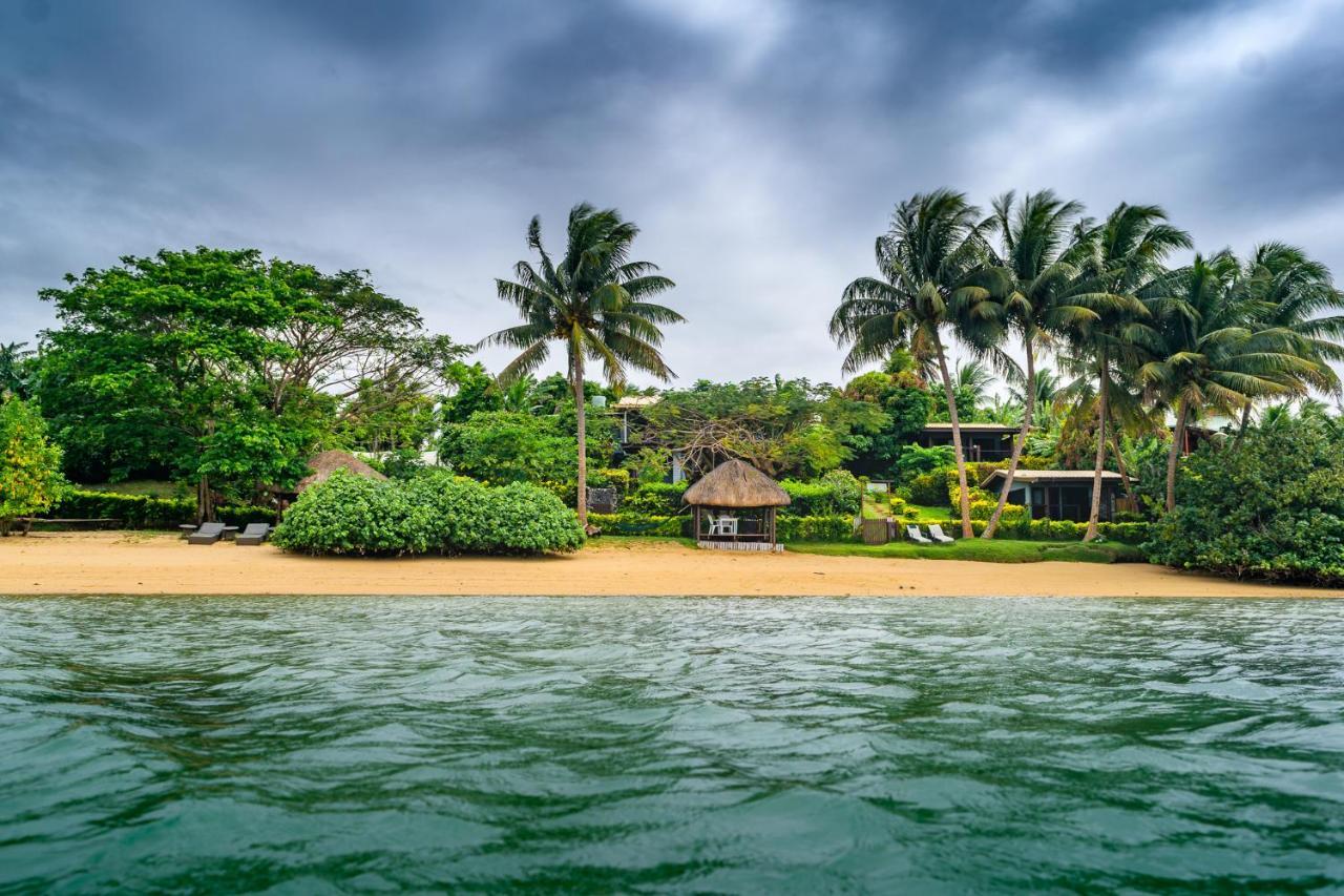 Coconut Grove Beachfront Cottages Matei Exterior photo